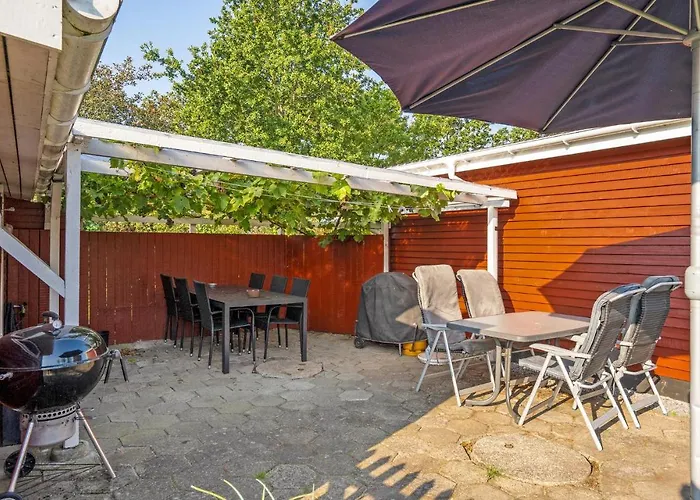 Stunning In With Kitchen