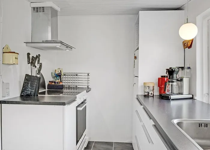 Holiday home Stunning In With Kitchen